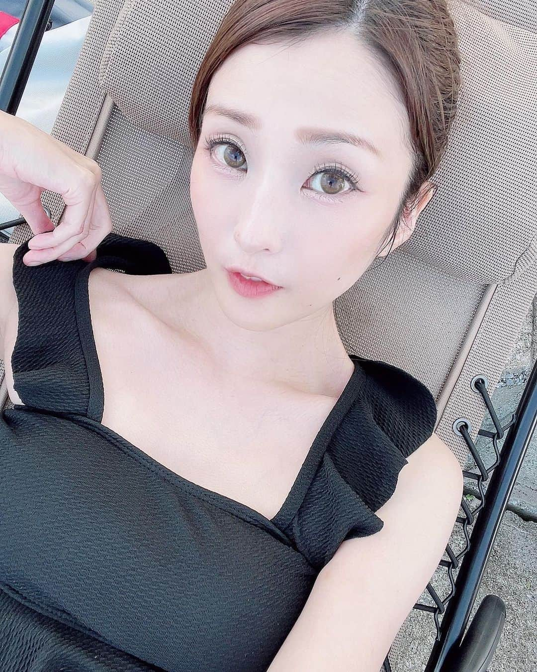 黒沢美怜さんのインスタグラム写真 - (黒沢美怜Instagram)「10年以上ぶりの沖縄の海🏖️✨  キラキラしてて綺麗でお魚もいたよ🐠🌟  ダイビングライセンスいい加減使わないと勿体無いね😆💦  仲間とはしゃいで日焼けして素敵な夏の思い出☀️  #沖縄 #沖縄旅行 #海 #沖縄の海」9月11日 18時27分 - kurosawamirei