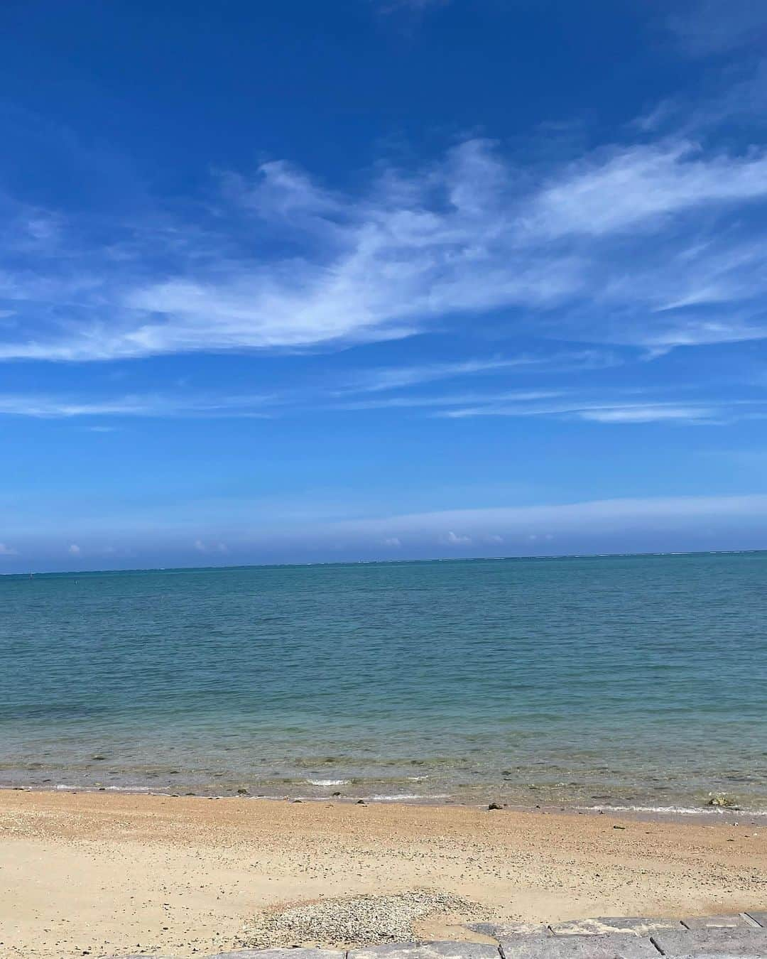 黒沢美怜さんのインスタグラム写真 - (黒沢美怜Instagram)「10年以上ぶりの沖縄の海🏖️✨  キラキラしてて綺麗でお魚もいたよ🐠🌟  ダイビングライセンスいい加減使わないと勿体無いね😆💦  仲間とはしゃいで日焼けして素敵な夏の思い出☀️  #沖縄 #沖縄旅行 #海 #沖縄の海」9月11日 18時27分 - kurosawamirei