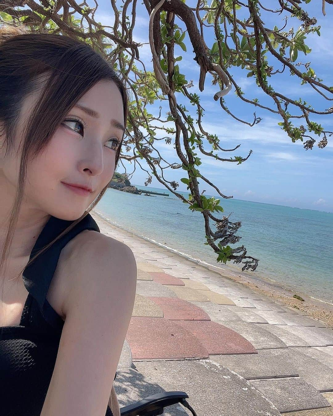 黒沢美怜さんのインスタグラム写真 - (黒沢美怜Instagram)「10年以上ぶりの沖縄の海🏖️✨  キラキラしてて綺麗でお魚もいたよ🐠🌟  ダイビングライセンスいい加減使わないと勿体無いね😆💦  仲間とはしゃいで日焼けして素敵な夏の思い出☀️  #沖縄 #沖縄旅行 #海 #沖縄の海」9月11日 18時27分 - kurosawamirei