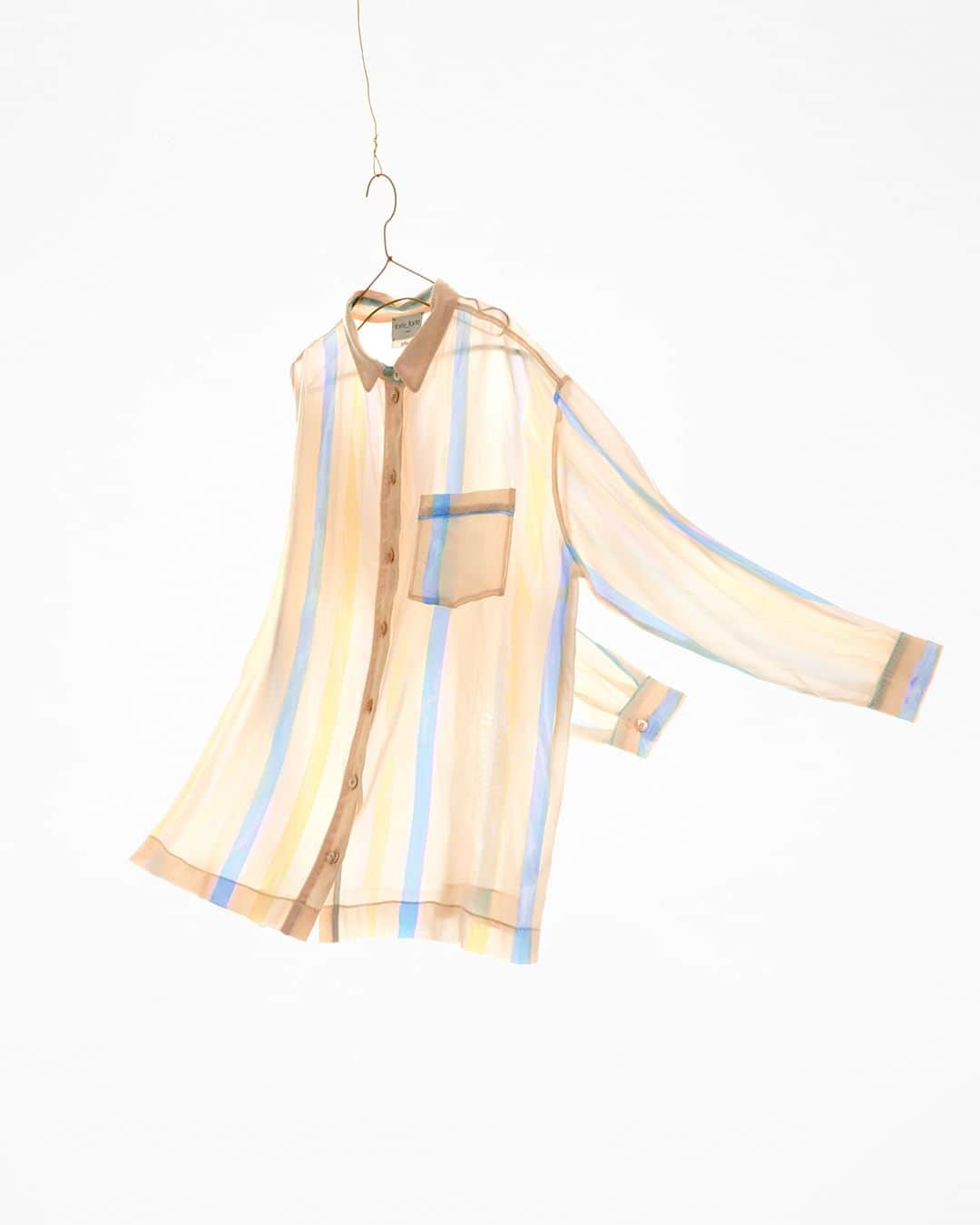 フォルテフォルテさんのインスタグラム写真 - (フォルテフォルテInstagram)「the new irisé habotai silk pajamas punctuated by iridescent stripes, reveals a dégagé elegance with a candid and sophisticated purity. discover “musa”, the new forte_forte autunno 2023 collection. #forte_forte #aw23 #musa #autunno #gracefulness #dreams #nymph #contemporary #handmade #freedom #energy #nature #poetic #feminine #fluid #passion #madeinitaly」9月11日 17時00分 - forte_forte