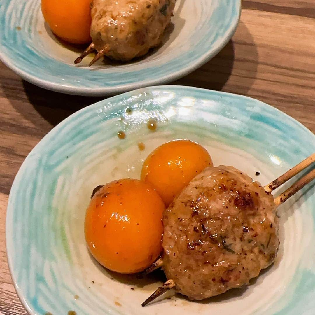 山岸久朗さんのインスタグラム写真 - (山岸久朗Instagram)「#🍗  心斎橋の炭火焼鳥「木鶏」さん。新規開拓。  焼鳥メニューを一通り食べた後で、水炊き鍋と〆ラーメン、さらに親子丼まで食べた。メニューが多い焼鳥屋さんはテンション上がる私です😊  #木鶏 #炭火焼鳥木鶏  #やきとり #大阪やきとり  #心斎橋 #心斎橋グルメ #心斎橋ごはん #心斎橋やきとり #shinsaibashi  #osaka #yakitori #sumibiyaki #mokkei」9月11日 17時16分 - yamaben