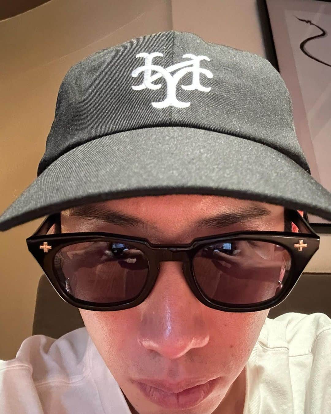 Taka のインスタグラム：「New one 🕶💋❤️」