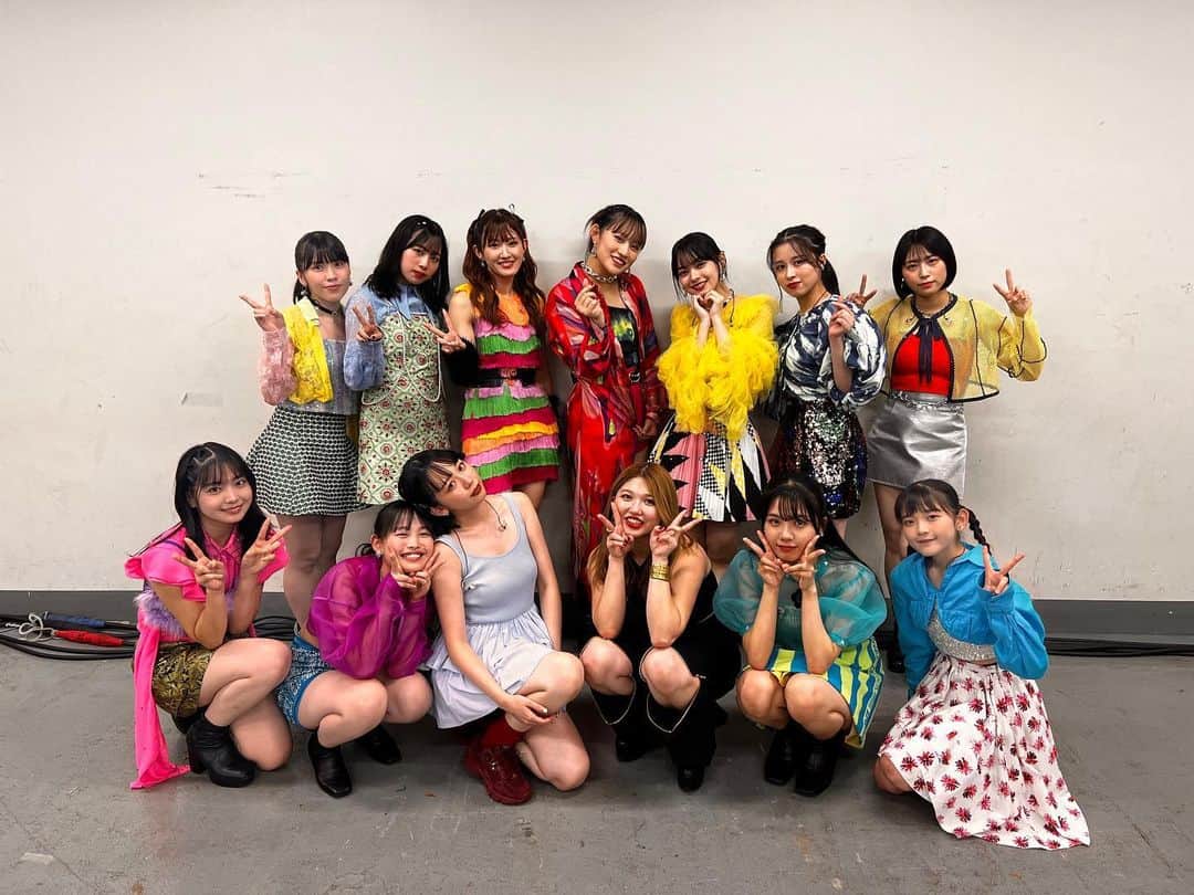 のインスタグラム：「大好きな妹達😚🫶 みんなの歓声が凄すぎて嬉しかった〜✊🔥 2人で曲決める時ちょいカワの煽りはありでしょ〜って即決でした🤭  #ハロプロ25周年」