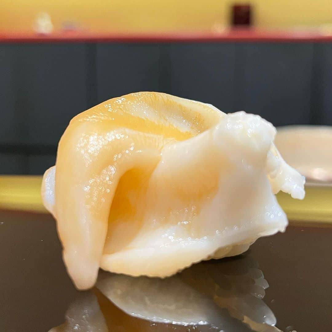 のインスタグラム：「For reservation: 099.606.0013 Or Line ID 027126639  #sushikanda #sushi #japanesecuisine #sashimi #foodporn #aroi #aroiibkk #ginraidee #paigingun #wongnai #edtguide #bkkmenu #starvingtime #寿司神田 #寿司スタグラム #鮨 #寿司 #すし #バンコク寿司 #銀座グルメ #赤酢 #横井醸造」