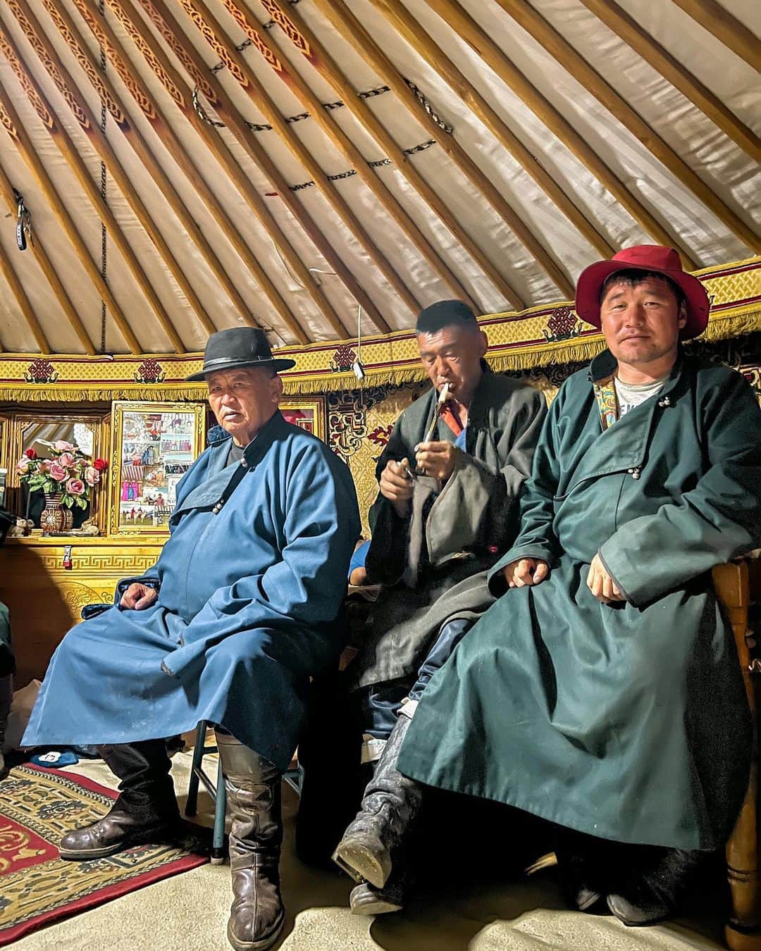 羽石杏奈さんのインスタグラム写真 - (羽石杏奈Instagram)「Nomad life in Mongolia. 🇲🇳✨❤️  モンゴルで遊牧民の家族と、生活と、 ４日間一緒に過ごさせてもらいました✴︎ ストーリーにハイライトまとめたよ🐏  今回は @trapol_official の視察でした🌏 ツアー化が楽しみ〜YouTubeも完成したらまたお知らせするね🧡」9月11日 17時58分 - hawaiianna913