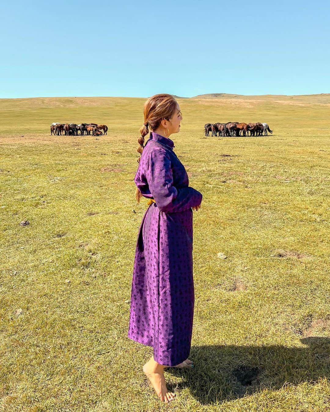 羽石杏奈さんのインスタグラム写真 - (羽石杏奈Instagram)「Nomad life in Mongolia. 🇲🇳✨❤️  モンゴルで遊牧民の家族と、生活と、 ４日間一緒に過ごさせてもらいました✴︎ ストーリーにハイライトまとめたよ🐏  今回は @trapol_official の視察でした🌏 ツアー化が楽しみ〜YouTubeも完成したらまたお知らせするね🧡」9月11日 17時58分 - hawaiianna913