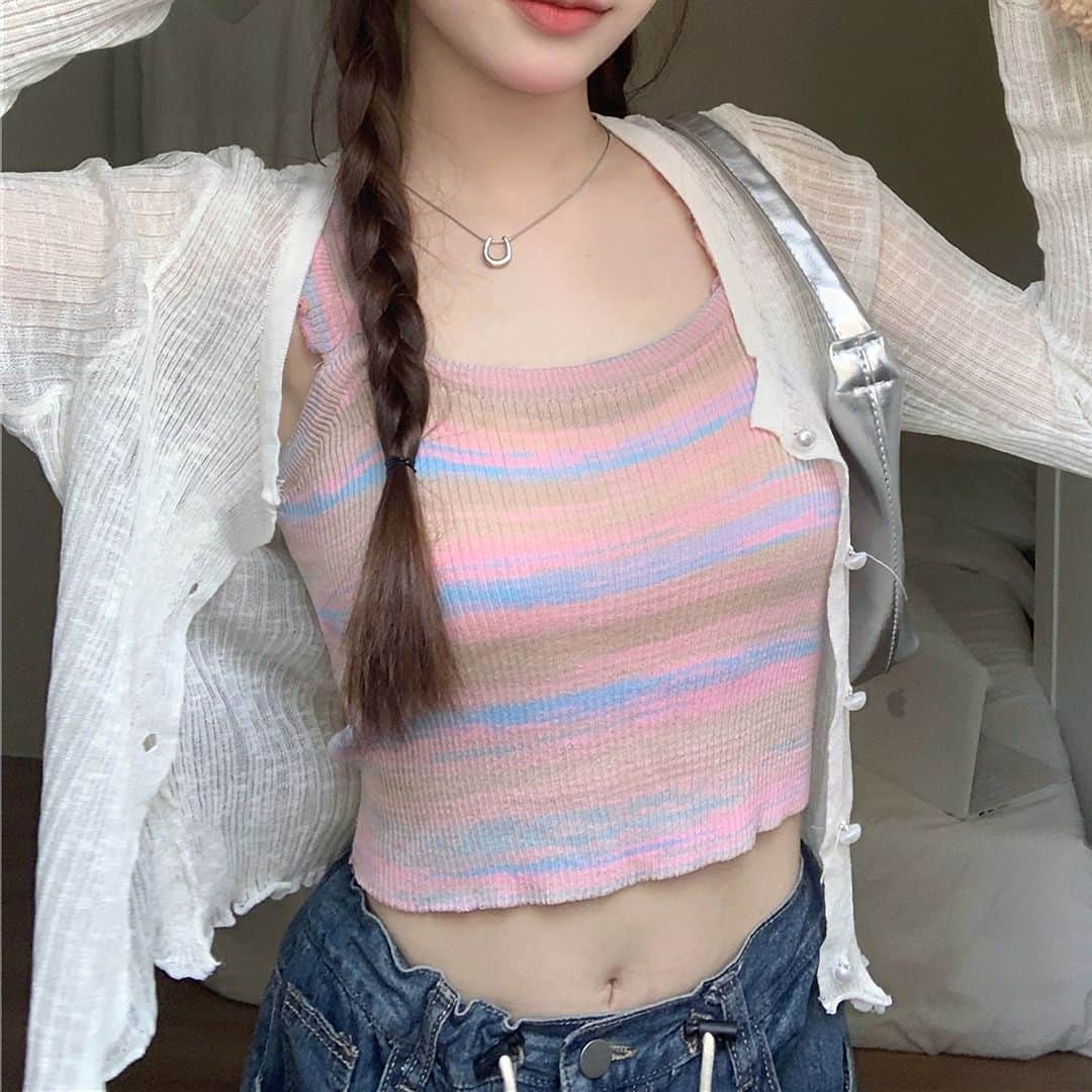 17kg(イチナナキログラム) さんのインスタグラム写真 - (17kg(イチナナキログラム) Instagram)「👈韓国ファッションのトレンドアイテムは17kgで購入🖤  チェックしてみてね🇰🇷  【レインボーストライプキャミ N8077S】  #韓国ファッション #韓国コーデ #17kg #イチナナキログラム #プチプラコーデ #プチプラファッション」9月11日 18時00分 - 17kg_official