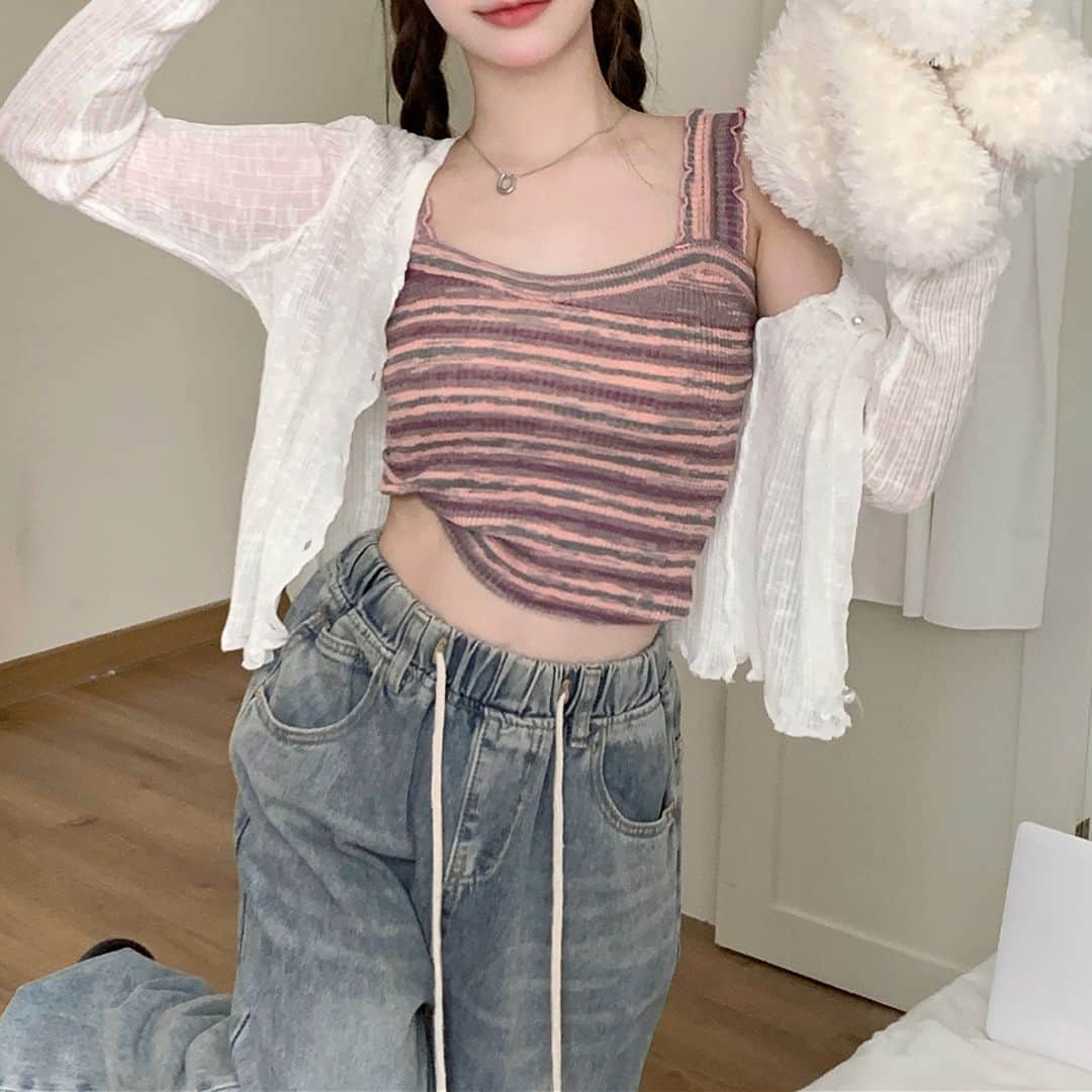 17kg(イチナナキログラム) さんのインスタグラム写真 - (17kg(イチナナキログラム) Instagram)「👈韓国ファッションのトレンドアイテムは17kgで購入🖤  チェックしてみてね🇰🇷  【レインボーストライプキャミ N8077S】  #韓国ファッション #韓国コーデ #17kg #イチナナキログラム #プチプラコーデ #プチプラファッション」9月11日 18時00分 - 17kg_official