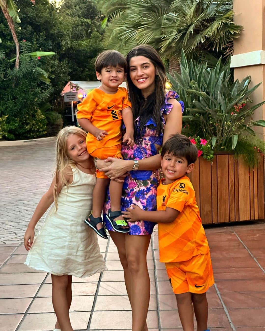 ナタリア・ベッカーのインスタグラム：「🇮🇹☀️❤️」