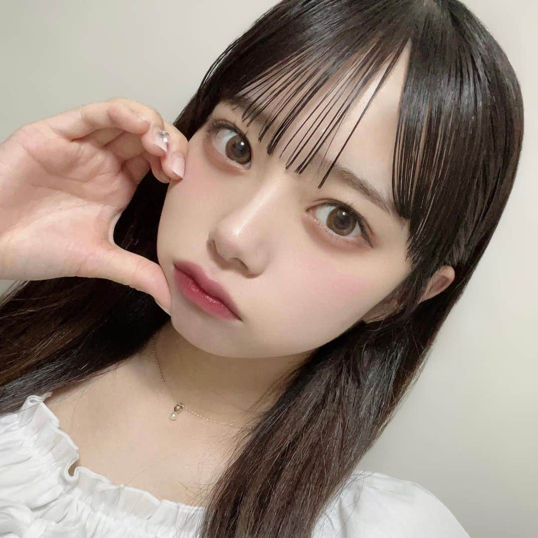 増田彩乃のインスタグラム：「最近の "マイブーム" ☺︎  最近毎日パックをすることを心掛けています♡ そんな私の愛用パックはこちら〜！((2枚目✌︎))  化粧水フェイスマスクになっていて お肌がもっちもちになります !! ☺️❤︎  皆さんのマイブームは何ですか？？💭  #ルルルン #lululun #ルルルンプレシャス #シートマスク #化粧水フェイスマスク #肌荒れを防ぐ」