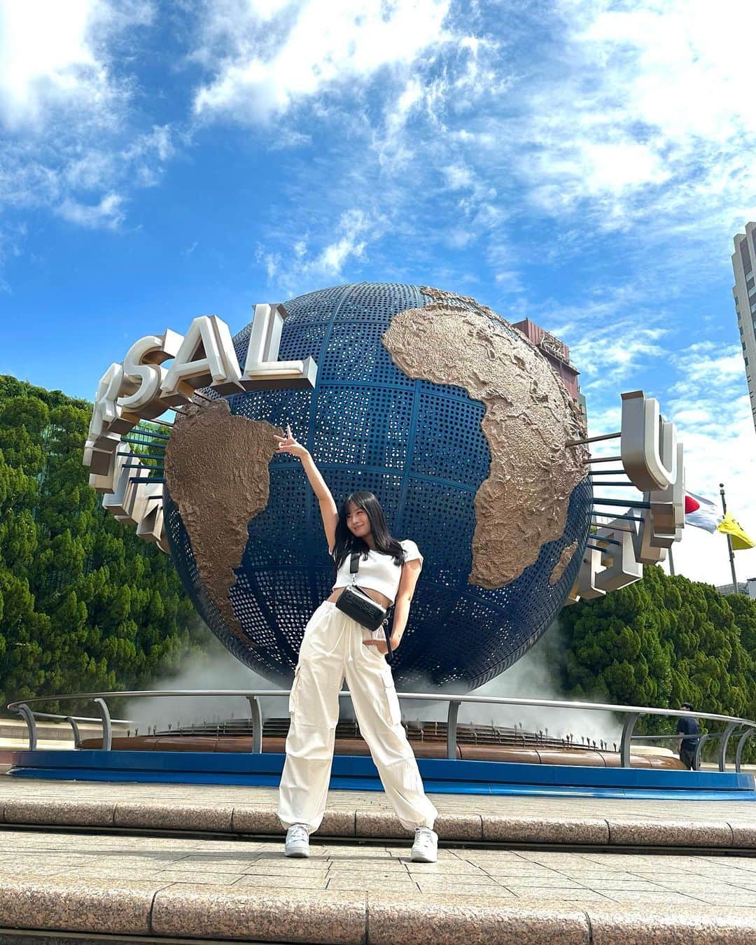 清瀬汐希のインスタグラム：「. はいっ！ユニバ投稿おーわり！ あ〜楽しかった🌍✨ YouTubeもお楽しみに〜☺︎」