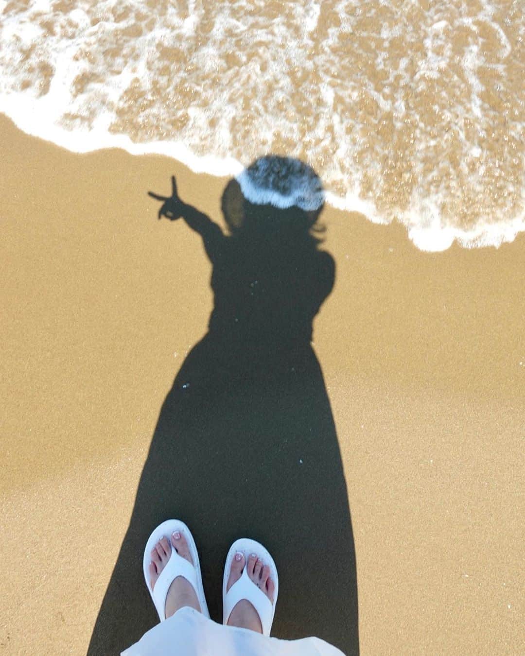 的場絢香さんのインスタグラム写真 - (的場絢香Instagram)「* ⁡ いろいろ~📷♥ 夏が終わっちゃう前に。 ⁡ ⁡ 毎月してるラッシュリフト。 この夏も海に入ったり汗かいても まつげはくるんってしてた🤍 @andu_morinosato  いつもありがとうございます♡♡♡ ⁡ _ _ _ #夏の思い出」9月11日 18時20分 - ayaka_matoba