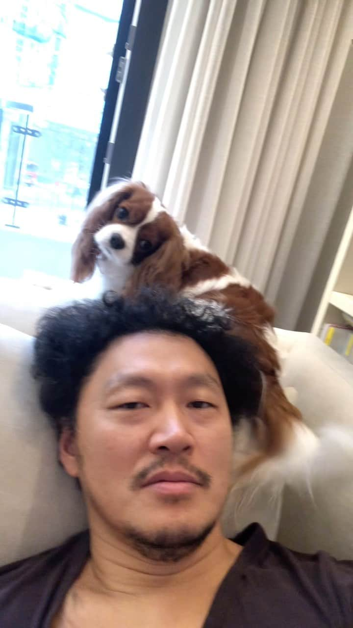 ヤン・ドングンのインスタグラム：「#공주엘사  #삑삑이」