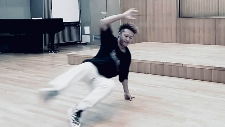 ISOPPのインスタグラム：「🕺✨」