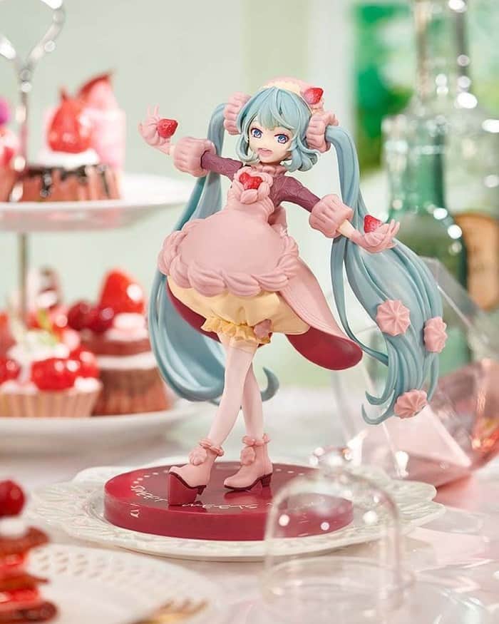 Tokyo Otaku Modeさんのインスタグラム写真 - (Tokyo Otaku ModeInstagram)「This is the perfect Miku to satisfy your sweet tooth!  🛒 Check the link in our bio for this and more!   Product Name: Hatsune Miku Sweet Sweets Series Figure: Strawberry Chocolate Short Ver. (Re-run) Series: Hatsune Miku Manufacturer: FuRyu Specifications: Painted, non-articulated, non-scale ATBC-PVC & ABS figure Height (approx.): 170 mm | 6.7"  #hatsunemiku #tokyootakumode #animefigure #figurecollection #anime #manga #toycollector #animemerch」9月11日 10時00分 - tokyootakumode