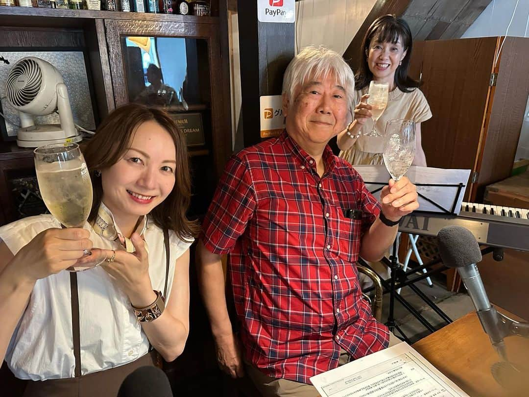 佐井祐里奈さんのインスタグラム写真 - (佐井祐里奈Instagram)「おはクラ10周年企画 〜私たちはバーにいる〜  9月16日 9月23日  土曜日朝8時から放送❣️  お楽しみにぃ〜🍶🍺🍻🥃🍾🍸  朝の番組とは思えないくらい、たのしみました。🥹笑  #fmaichi #燻製ダイニングバー琉 #エフエムアイチ　#エフエム愛知　#おはクラ　#おはクラサタデー　  10周年、ありがとうございます😚💘  お酒も燻製されたメニューの数々も美味しかったなぁ🤤❤️   御馳走さまでした😋」9月11日 10時04分 - yunna_s31