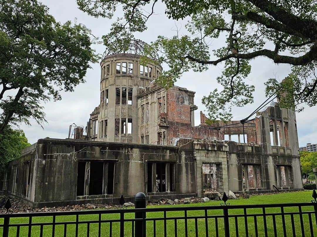 津田大介のインスタグラム：「4泊5日の沖縄取材から昨日24時前に帰宅。朝6時前に起きて広島に飛び、今日から水曜まで広島。どこでも仕事できるのは便利だけど、こんな人生が一生続くのだろうか。」