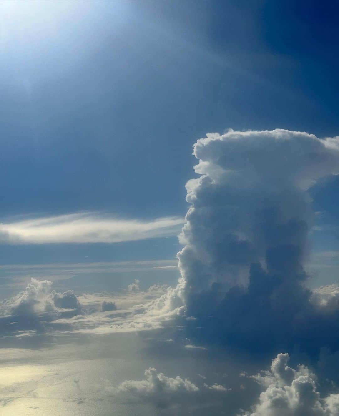 上原歩さんのインスタグラム写真 - (上原歩Instagram)「✈️☁️🌏☁️  大好きな飛行機から 大好きな空を。 皆さま素敵な1週間を  ___________________________________________  #love #life #sky #cloud #sun #colorfull #beautiful #空」9月11日 10時46分 - ayumiuehara