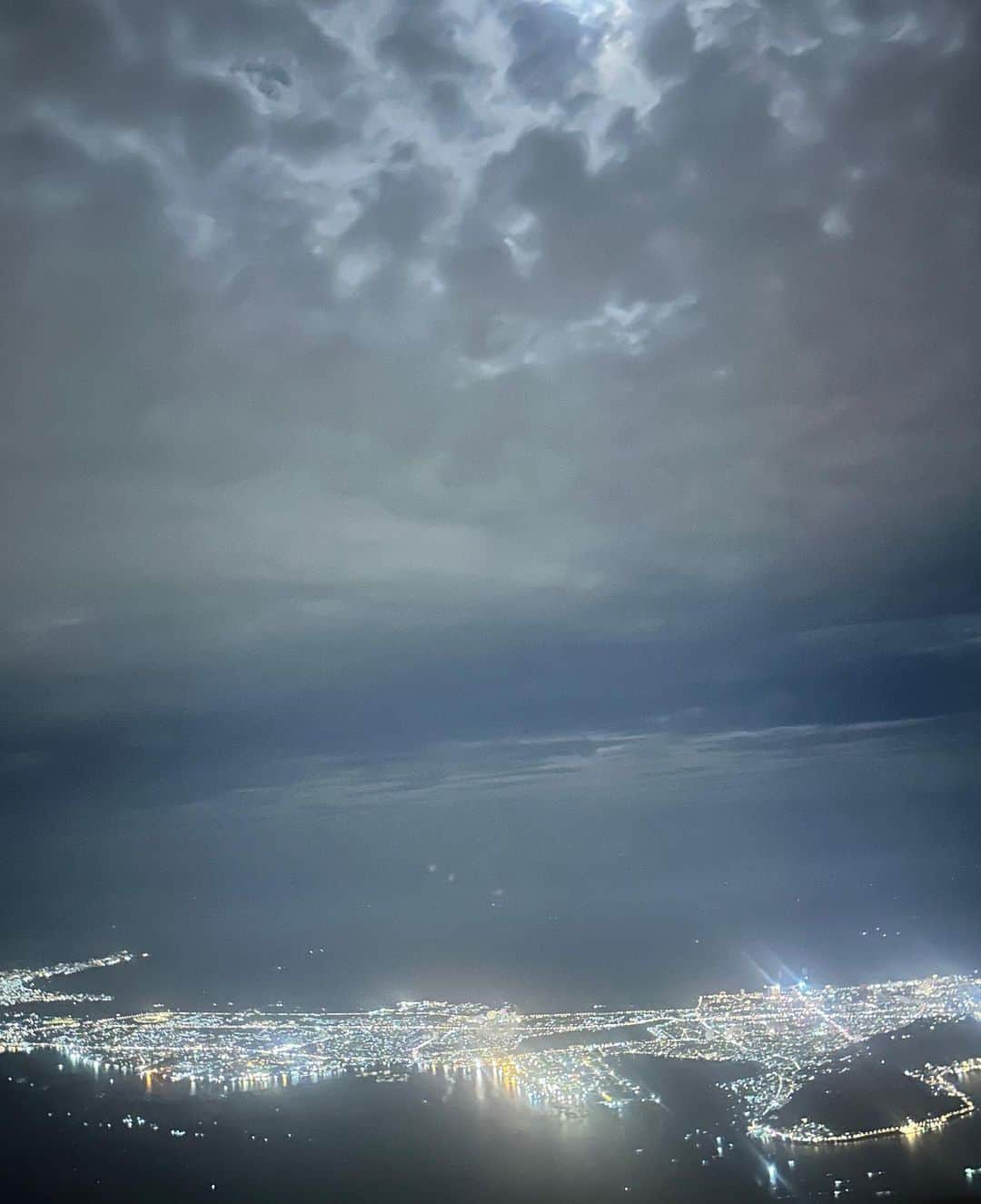 上原歩さんのインスタグラム写真 - (上原歩Instagram)「✈️☁️🌏☁️  大好きな飛行機から 大好きな空を。 皆さま素敵な1週間を  ___________________________________________  #love #life #sky #cloud #sun #colorfull #beautiful #空」9月11日 10時46分 - ayumiuehara