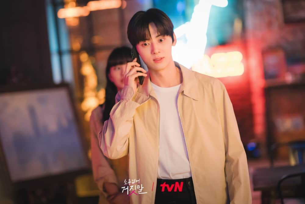 tvN DRAMA【韓国】さんのインスタグラム写真 - (tvN DRAMA【韓国】Instagram)「라이어 헌터 솔희를 찾아온 특별 의뢰인! 바로 남자친구 도하🥰  도솔커플이 마주할 사건의 진실은? 오늘 저녁 13화에서 확인 가능👀  [월화] 저녁 8:50 tvN #소용없어거짓말 #MyLovelyLiar #김소현 #황민현 #윤지온 #서지훈 #이시우 #tvN #스트리밍은TVING」9月11日 11時28分 - tvn_drama