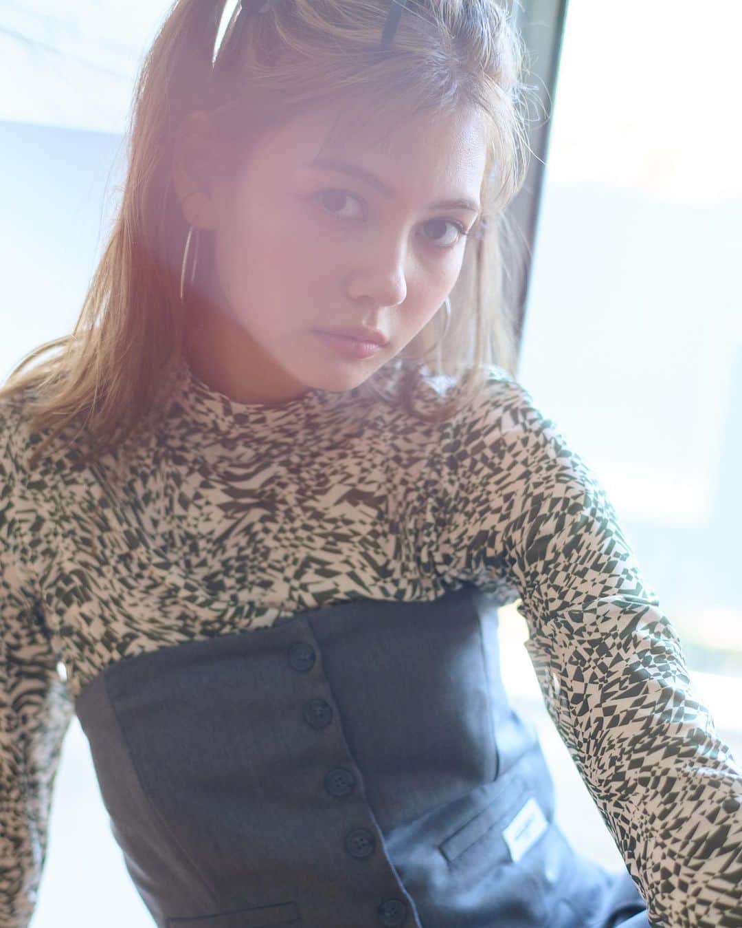 花盛友里のインスタグラム：「Shooting for @vivi_mag_official  Viviちゃんたちみんなきゃわ🥰」