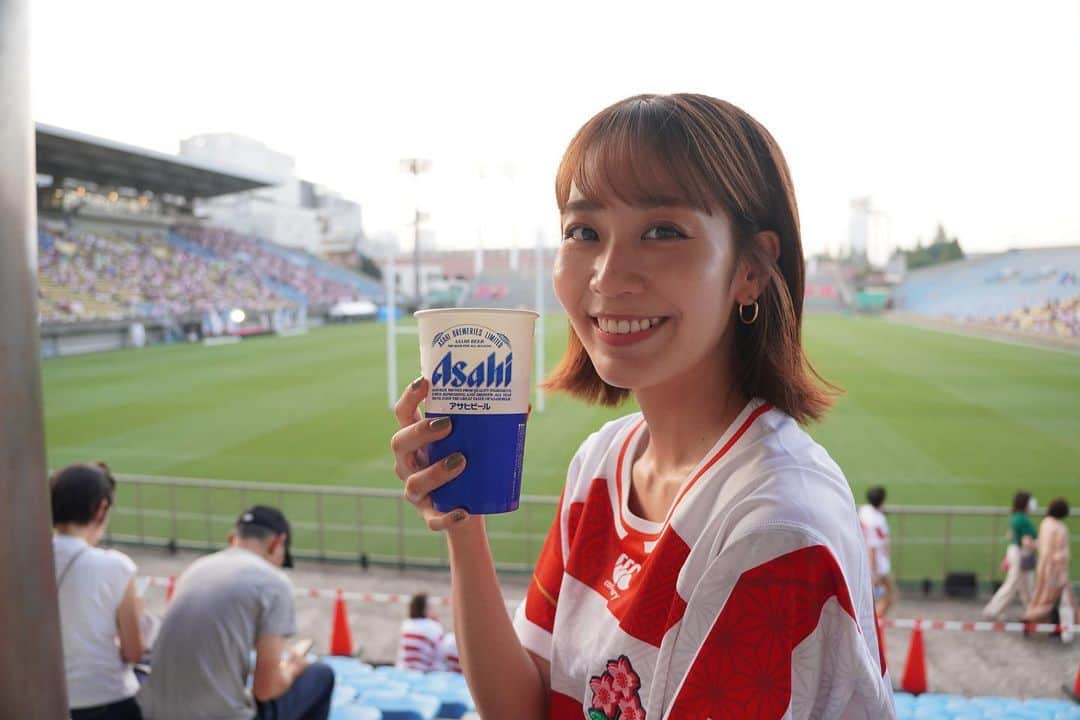 高里絵理奈のインスタグラム：「.   昨日はチリ戦を秩父宮ラグビー場で パブリックビューイング！ 要所要所 ルールを解説してもらいながら 楽しみました〜〜😊 　 トライのたびに会場の熱気と歓声がものすごくて🔥 日本代表の活躍にパワーを貰いました！！ おめでとうございます！！🫶 　 　 #ラグビーワールドカップ2023 #RWC2023 #ラグビー#rugby#japan#🏉」