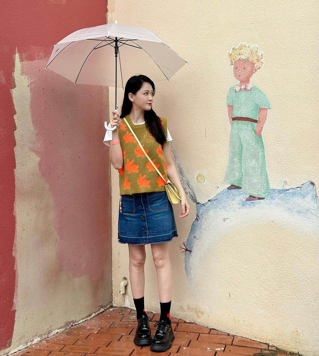 ジョー・チェン（Joe Chen）さんのインスタグラム写真 - (ジョー・チェン（Joe Chen）Instagram)「🌹🦊🤴⭐️ B12行星 能幫我外賣2個甜甜圈嗎🍩  #小王子  #lepetitprince #joe在旅行」9月11日 12時06分 - iam_joechen