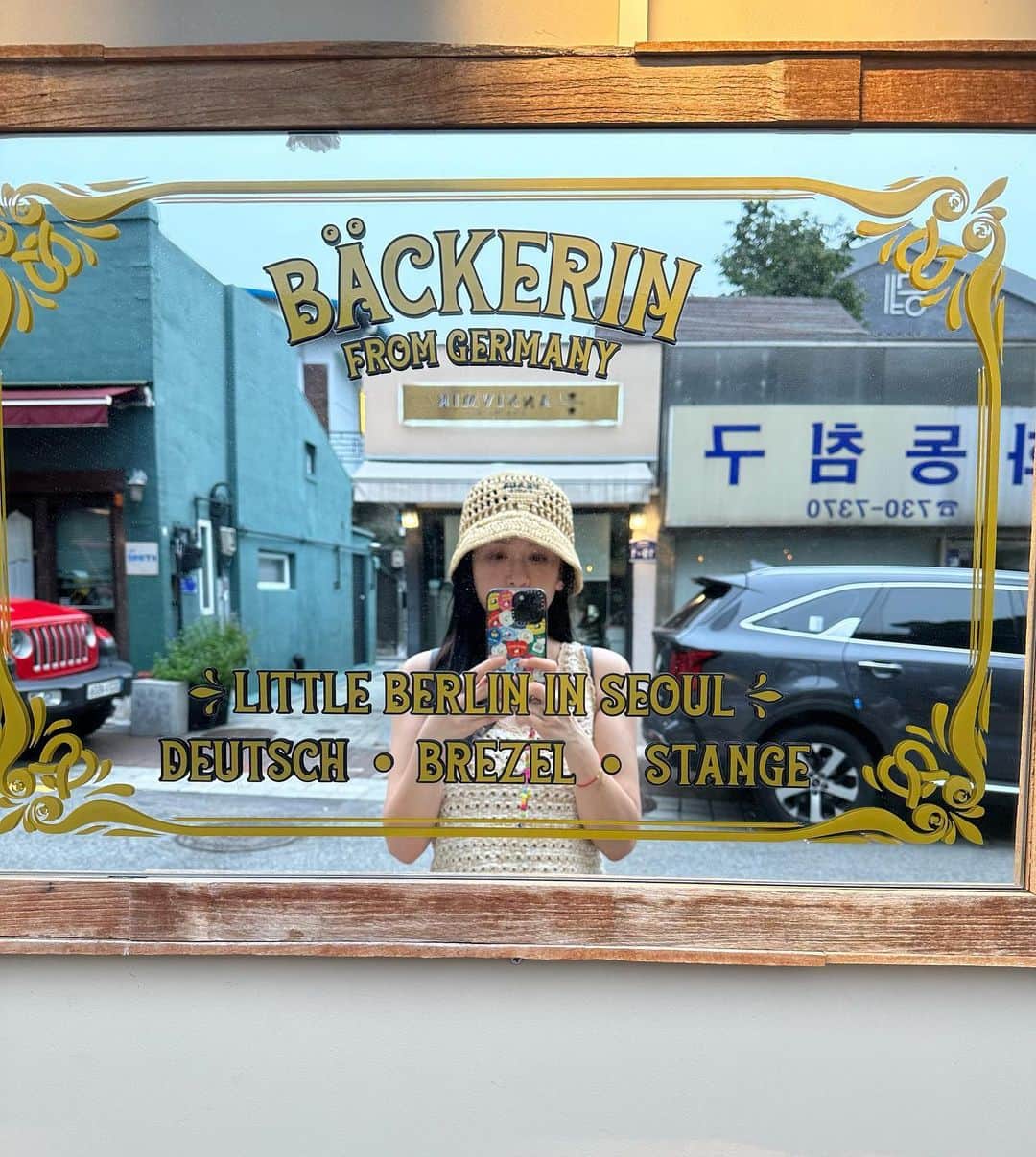 ジョー・チェン（Joe Chen）さんのインスタグラム写真 - (ジョー・チェン（Joe Chen）Instagram)「🌹🦊🤴⭐️ B12行星 能幫我外賣2個甜甜圈嗎🍩  #小王子  #lepetitprince #joe在旅行」9月11日 12時06分 - iam_joechen