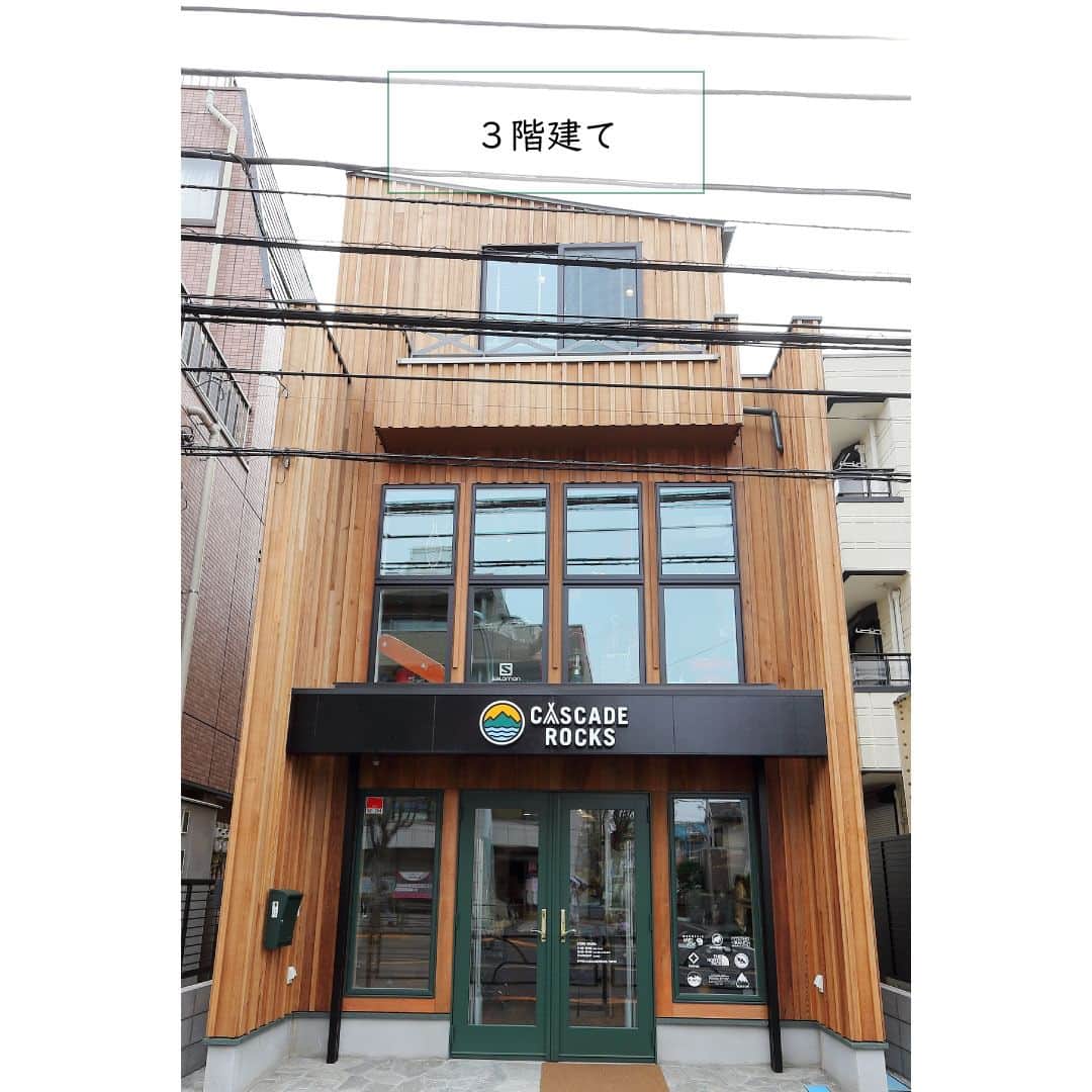 株式会社ジェネシスさんのインスタグラム写真 - (株式会社ジェネシスInstagram)「今回は「耐震工法SE構法」についてご紹介！💪  耐震工法SE構法とは、「優れた耐震設計」と「自由度の高い空間」の両方を兼ね備えた、最先端の木構造技術の事です。  (3枚目)施工の様子がこちら。SE構法はラーメン構造を取り入れています。 柱と梁を強力な接合方法で一体化させるので、地震などの力が加わっても変形しにくい強い空間ができます。 また、構造計算で自然災害についての立体解析を行うことで安全性を確かめます。  自由で開放的な間取りを実現できるのもSE構法の魅力✨ 構造上必須の柱や壁の数を抑えることができるので、木造でも大開口・大間口デザインを取り入れたプランが作れます。（4-5枚目）  更に将来的に間取りを一新するような大規模なリフォームを行うこともできます。  SE構法にご興味のある方は、打合せにて是非ご相談ください😊  ジェネシスでは みなさまのライフスタイルに合わせた #完全自由設計 のここちいい家づくりをご提案しています。  ************************* ホームページの施工事例ではお住まいごとに広さや気になる価格などをより詳しくご紹介中！  ぜひご覧になってみてください。  HPへはプロフィールのトップからどうぞ （@genesis_kichijoji） **************************  家づくり相談はご来場のほか、オンラインでも承っております。 お気軽にお問い合わせください📨  #マイホーム #新築 #インテリア #住宅 #家 #house #工務店 #暮らし #家づくり #interior #建築 #architecture #マイホーム計画 #design #デザイン #住まい #自然素材 #myhome #施工事例 #設計 #一戸建 #home #ジェネシス #吉祥寺 #子育て #おしゃれ #自由設計 #SE構法 ＃耐震住宅」9月11日 12時00分 - genesis_kichijoji