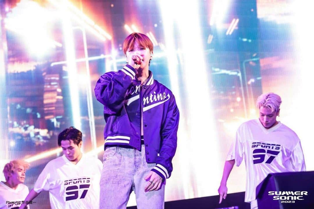 サマーソニックのインスタグラム：「TOKYO DAY2⚡  PACIFIC STAGE①🏖   #KANGDANIEL #MILLI #女王蜂 #Da_iCE  公式サイトのPHOTO GALLERYで公開中💁 https://www.summersonic.com/2023live/tokyo-day2/  #サマソニ #summersonic」