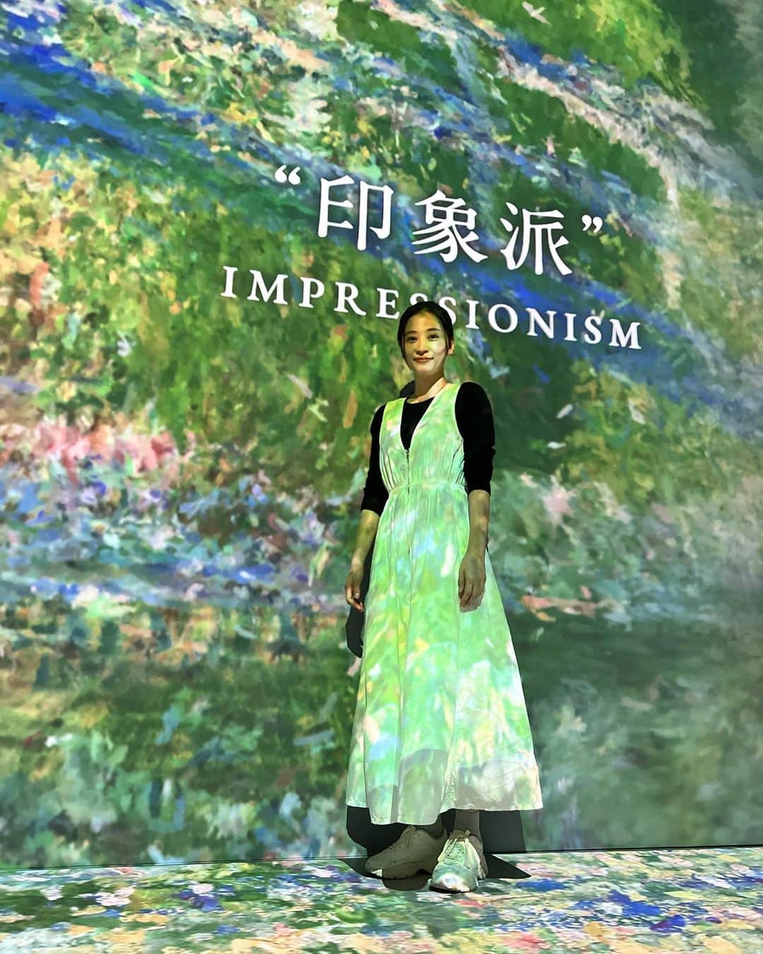 前田友香のインスタグラム：「絵画の中に入り込む 体感する絵画 #immersivemuseum   楽しかった！ 終わってから飲んだ コラボレーションドリンクは 見た目も味も最高でひた🍹  #ezofukuoka」
