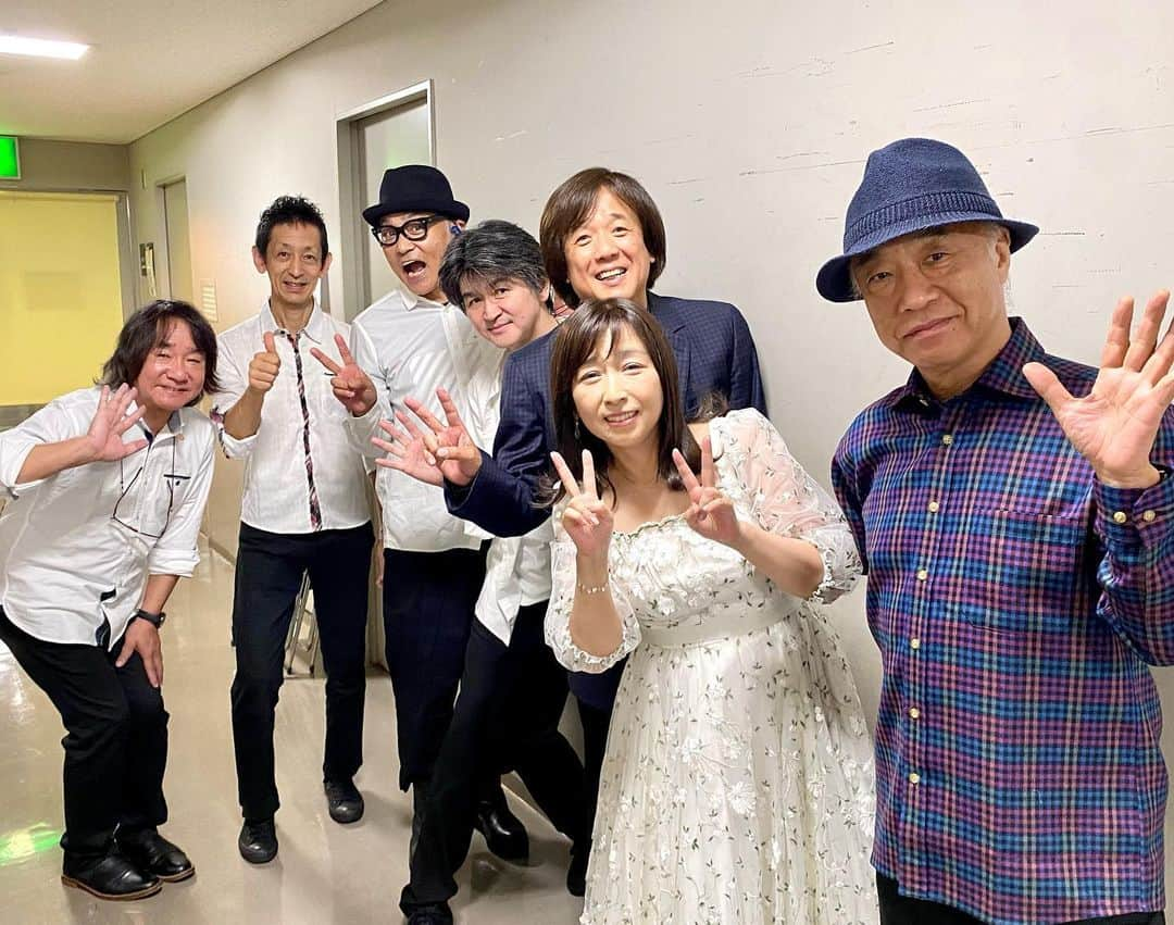 岡村孝子のインスタグラム：「「宝くじまちの音楽会」岡村孝子 with  三浦和人 ～プレミアムな瞬間を重ねて～  初日の久喜総合文化会館 公演無事終了しました。 地元合唱団の方々との共演や、三浦和人さんとのジョイント曲もお楽しみいただけましたでしょうか。次回は四国中央市に伺います。どうぞこちらもお楽しみに！  by スタッフ  #岡村孝子 #三浦和人」