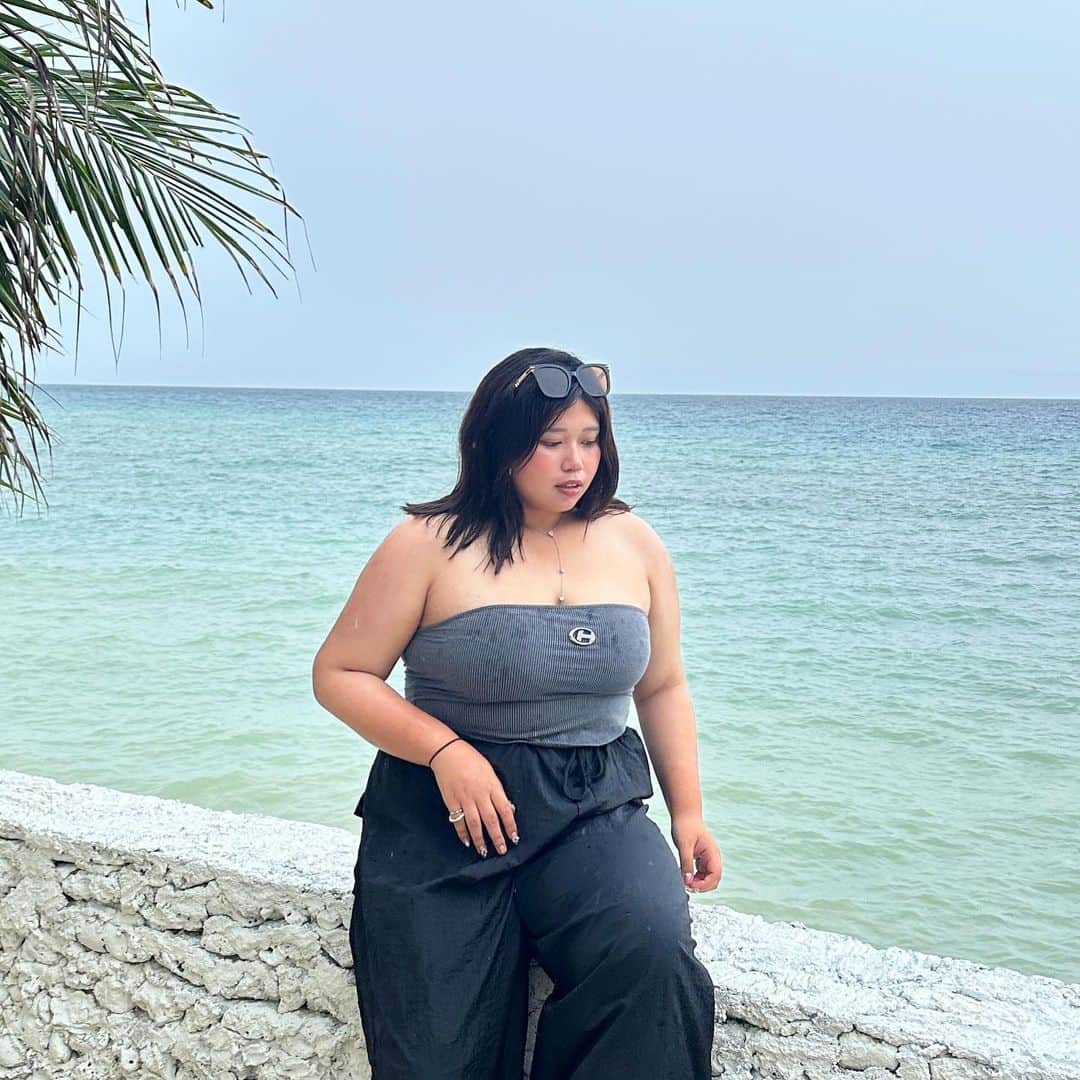 りせともよのインスタグラム：「カモテス諸島🇵🇭  とっっっっっても可愛い海全身コーデ全部SHEINで揃えました🐬🫧   #chubby  #plussize  #ぽっちゃりコーデ  #shein  #chubbygirl  #instalike  #cebu  #ootd」
