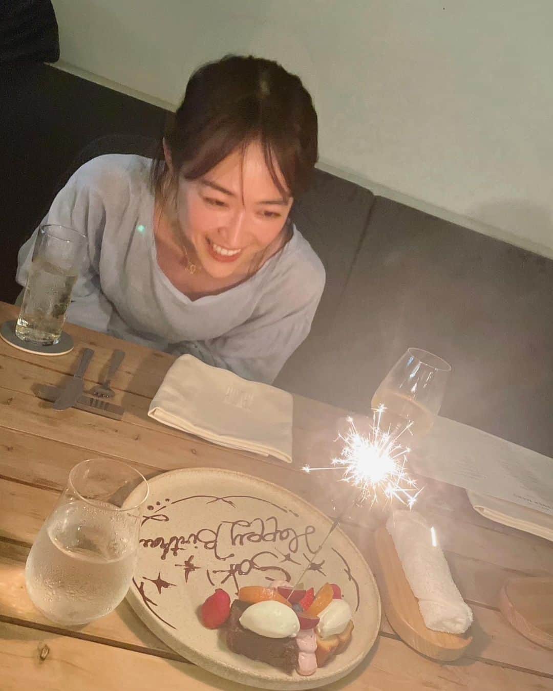 樋場早紀のインスタグラム：「みんなに支えられて40の誕生日を迎えました☀️  当日友人からもらった40は不惑の年、迷わず進んで^ ^の心強い言葉に背中を押され、自分を信じて、好奇心を忘れず、心も目も見開いて楽しんで行く次第です😁💃」