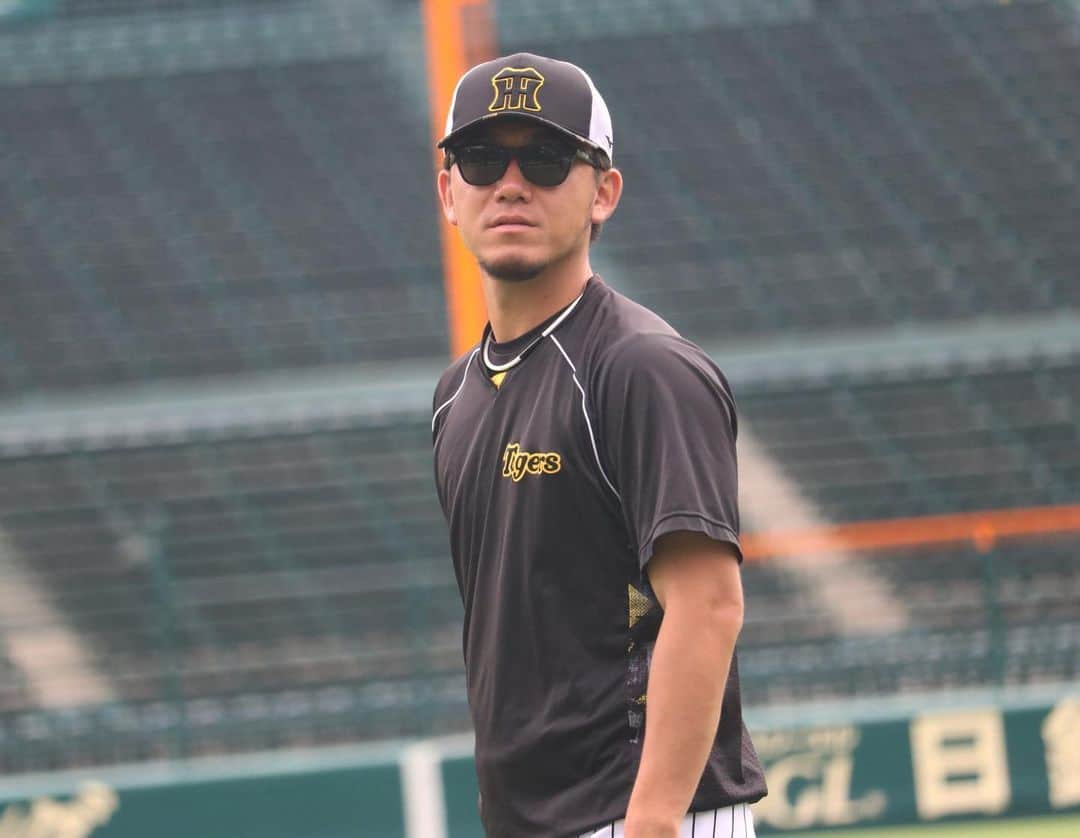 阪神タイガースさんのインスタグラム写真 - (阪神タイガースInstagram)「9月11日、甲子園球場での先発投手練習の様子です！ #西勇輝 選手 #青柳晃洋 選手 #才木浩人 選手 #ジェレミービーズリー 選手 #村上頌樹 選手 #伊藤将司 選手 #阪神タイガース #ARE」9月11日 12時47分 - hanshintigers_official