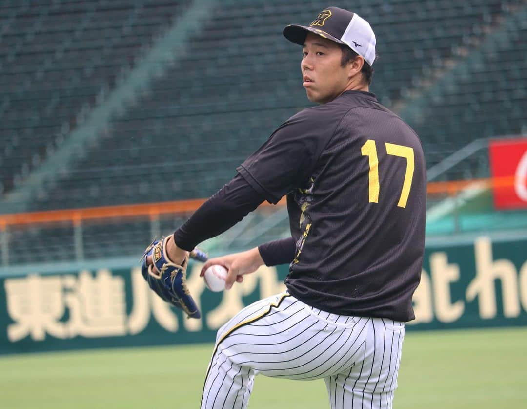 阪神タイガースさんのインスタグラム写真 - (阪神タイガースInstagram)「9月11日、甲子園球場での先発投手練習の様子です！ #西勇輝 選手 #青柳晃洋 選手 #才木浩人 選手 #ジェレミービーズリー 選手 #村上頌樹 選手 #伊藤将司 選手 #阪神タイガース #ARE」9月11日 12時47分 - hanshintigers_official