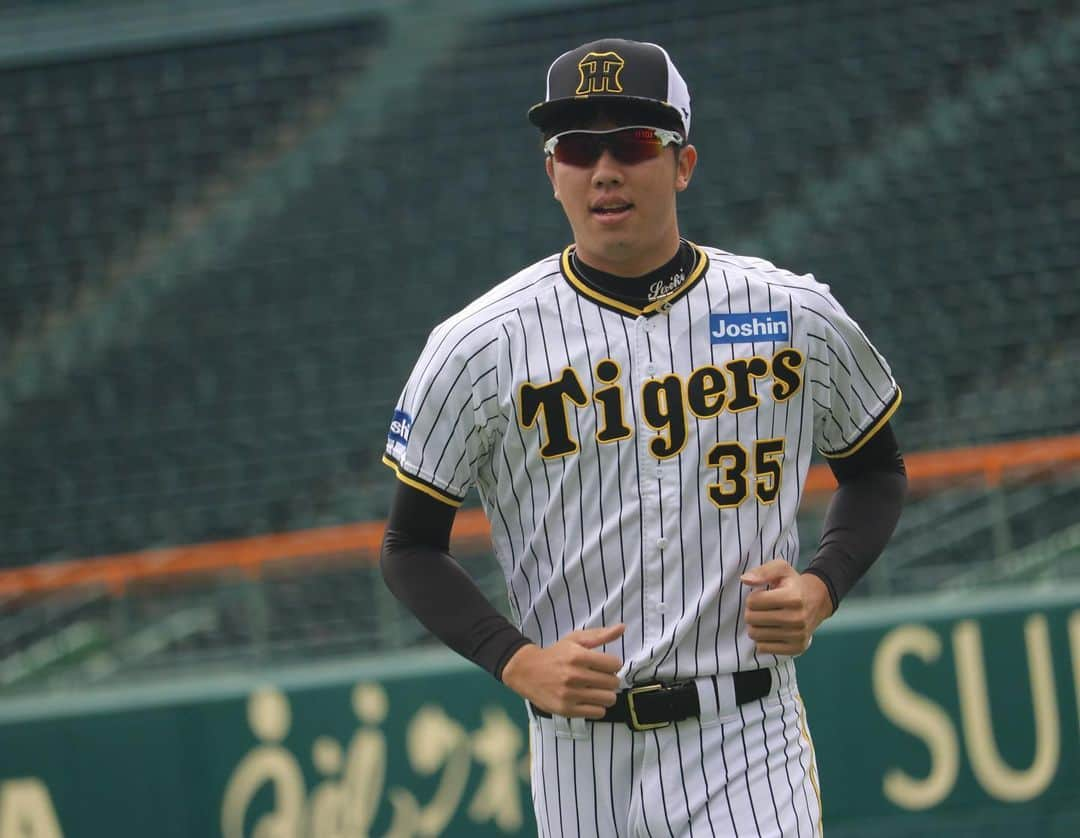 阪神タイガースさんのインスタグラム写真 - (阪神タイガースInstagram)「9月11日、甲子園球場での先発投手練習の様子です！ #西勇輝 選手 #青柳晃洋 選手 #才木浩人 選手 #ジェレミービーズリー 選手 #村上頌樹 選手 #伊藤将司 選手 #阪神タイガース #ARE」9月11日 12時47分 - hanshintigers_official