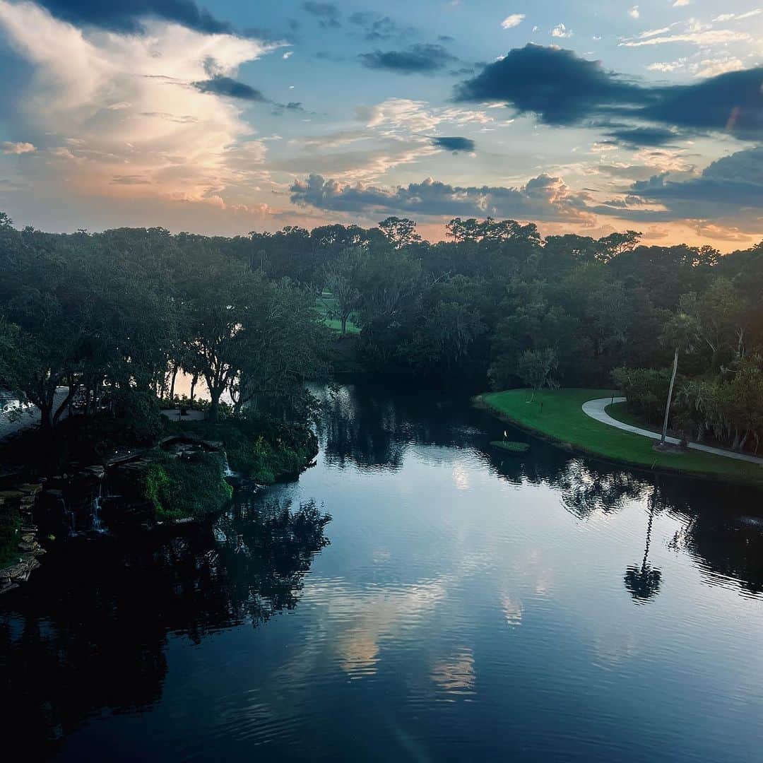 のインスタグラム：「Open your eyes to what is truly there.   @powerroom.mastermind   #sawgrass  @tpcsawgrass」