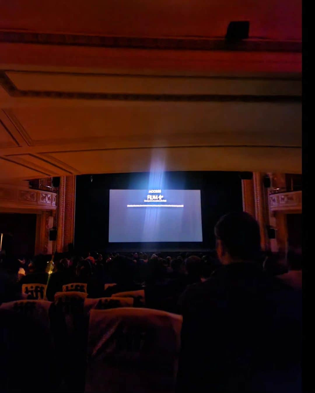 シャニン・ソサモンのインスタグラム：「No breath, move, or choice wasted. And the truth hurts. A gut-wrenching and cold masterpiece, as expected, by Jonathan Glazer. The Zone of Interest will be an important film for a very long time if there's any hope for us. Just wow and something else entirely. The creation of a new cinematic system (the director's words more or less) so as not to romanticize the horror of events, and it is effective beyond belief. The performances are chillingly human. The sound design is its own movie running parallel to the picture story. (As Glazer said during q & a, there are, in essence, two movies happening at once - the sound and the image.) The contrast between them...  The editing. The score. The ending. The subtle brilliance of it all. Totally floored.  #thezoneofinterest #jonathanglazer」
