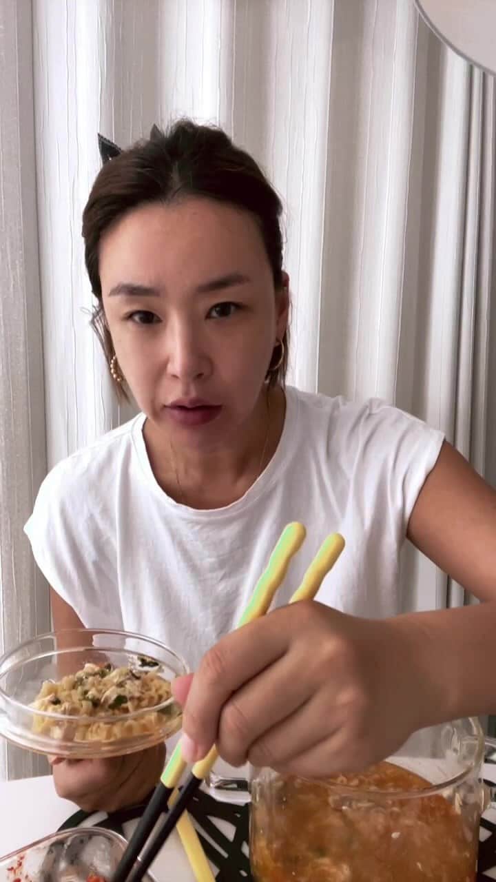 ペ・ユンジョンのインスタグラム：「하...라면 최고」