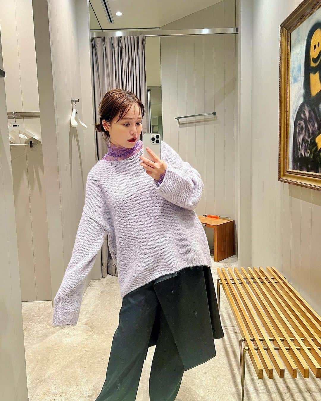 菅本裕子さんのインスタグラム写真 - (菅本裕子Instagram)「わーい❤︎秋服のお買い物が1番楽しい❤︎ ⁡ スカートパンツ気になってたからゲットできてよかった♡ウエストぱっつぱつだから、頑張って引き締めちゃお🥹 ⁡ ニットの中にレース入れてみた〜 かわいすぎる😭🫶 ⁡ ブランドはタグ付けしてます👌！ 一応テキストでも書いておくね。  インナーのレースが @bowte_official  それ以外全部 @h_beautyandyouth   です！レース見せたいから、お団子にして、リップは濃いめをオンしました〜！ ⁡ 今度、コーディネートのYouTubeも撮っちゃおうかな♡どうかなー！ ⁡ #ゆうこすコーデ」9月11日 13時53分 - yukos0520