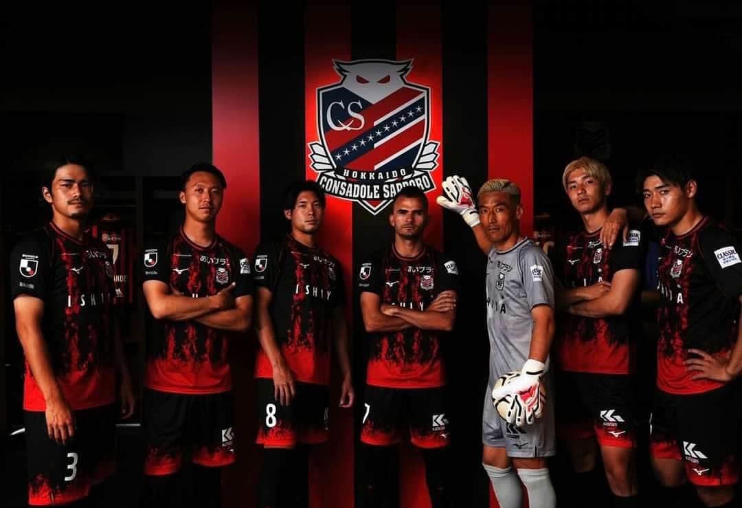 菅野孝憲のインスタグラム：「昨夜も応援ありがとうございました。  残す闘いはJ１リーグ戦８試合  心も、身体も切り替えて目の前の試合の勝利に集中します。  #北海道コンサドーレ札幌  #whitemountaineering  #limitededition」