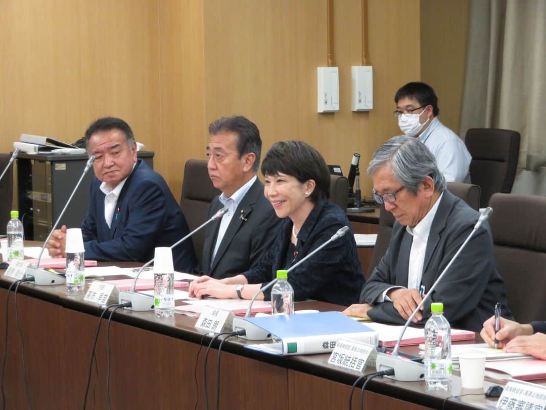 高市早苗のインスタグラム：「9月11日 第６回土地等利用状況審議会」