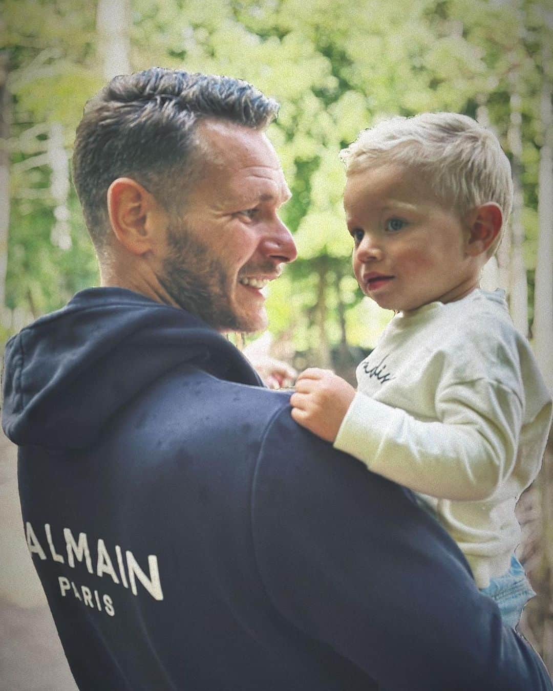エルウィン・ムルダーさんのインスタグラム写真 - (エルウィン・ムルダーInstagram)「Happy 2nd birthday little friend❤️💛💙」9月11日 14時12分 - official_erwinmulder