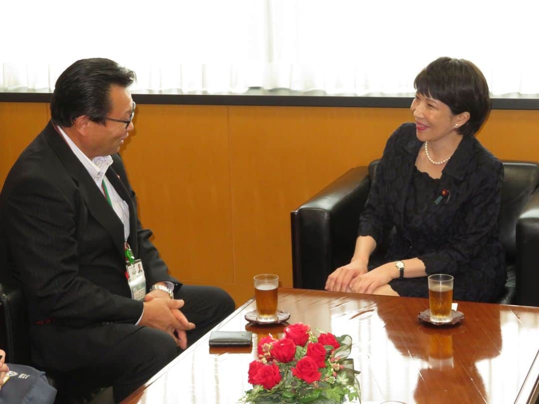 高市早苗のインスタグラム：「9月11日 全国町村議会議長会会長ご来訪」