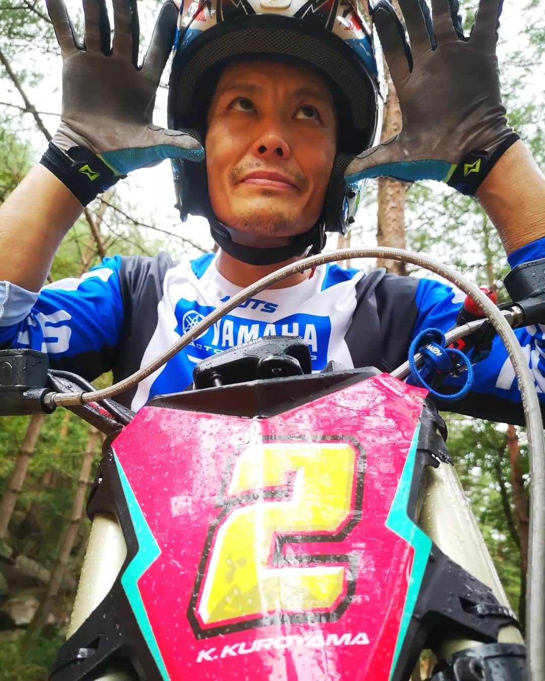 黒山健一さんのインスタグラム写真 - (黒山健一Instagram)「Monday Trial ☔☔💦  #mondaymotivation  #motorcycle  #araihelmet #alpinestars #motsracing #yamaha #yamahafactoryracing  #DUNLOP #☔  #electricbike」9月11日 14時13分 - kenichi_kuroyama