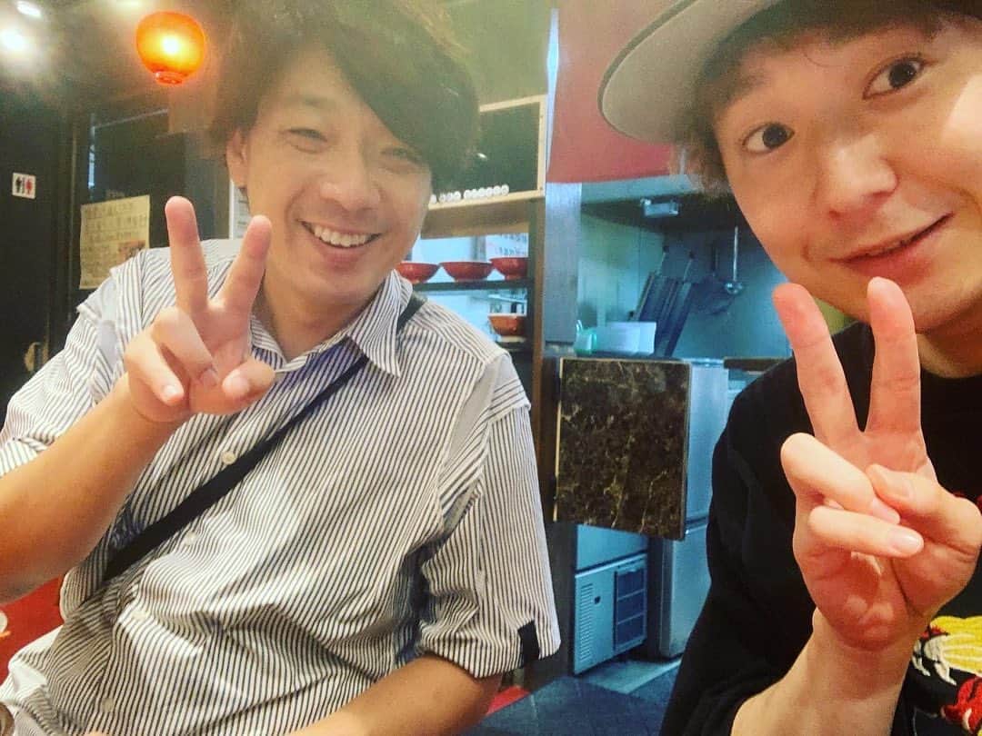 小野竜輔さんのインスタグラム写真 - (小野竜輔Instagram)「ウルトラセンスお笑いツアーin熊本ありがとうございました！  朝熊本ついてみんなで移動してイオンモール熊本で野田ゲーやらせてもらって根建さんとお城見に行ってライブやって打ち上げしてホテルで寝て文田さんとラーメン食べいって空港でデザート食べて文田さんが先の飛行機だったからお見送りしてずっと楽しかったです！ 次は北海道！楽しみ！  #ウルトラセンス #ウルトラセンスお笑いツアー #マヂカルラブリー #囲碁将棋 #ダイヤモンド」9月11日 14時28分 - onodora0813