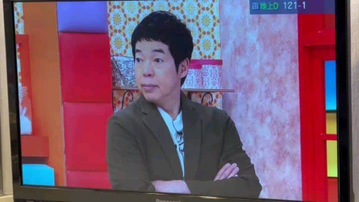 小椋ケンイチ(おぐねー)のインスタグラム：「9月16日 お昼14時30分～ テレビ朝日にて 今田耕司のおかんと通販してみた‼️ にてRefaの美容機器を持って登場します✨ 是非ご覧下さい📺️❇️✨」