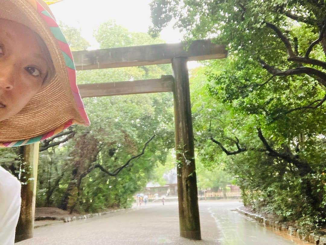 荒木桃園さんのインスタグラム写真 - (荒木桃園Instagram)「名古屋3日目꒰ˆ‎꜆‪⸝⸝⸝⸝‎꜀ˆ꒱💓  『熱田神宮』  しっかり御参りして熊本へ帰ります✨️  今日まで桃はおやすみです(⁎ᴗ͈ˬᴗ͈⁎)✨️」9月11日 14時39分 - araki_toen