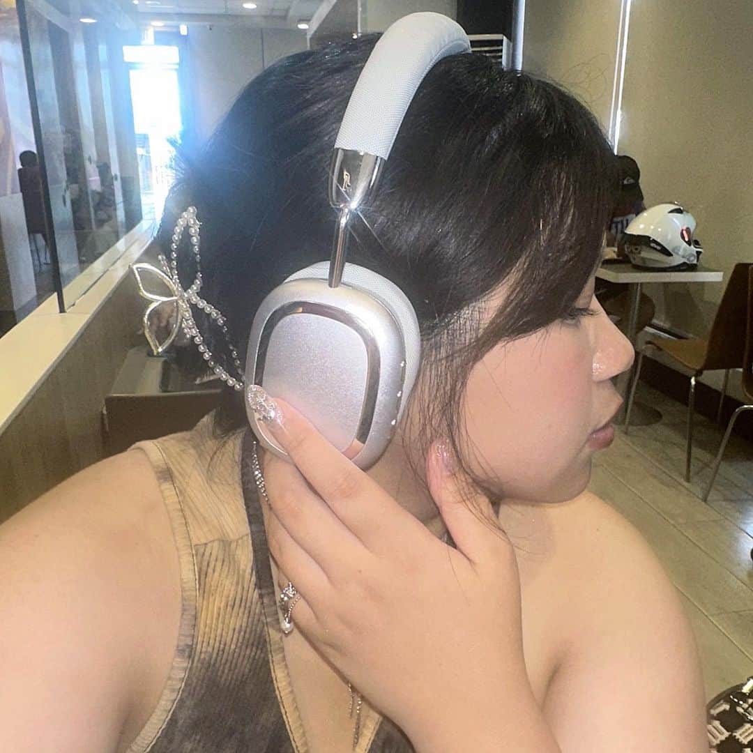 りせともよのインスタグラム：「🎧‎🍪🧸   #chubby  #plussize  #ぽっちゃりコーデ  #ootd」